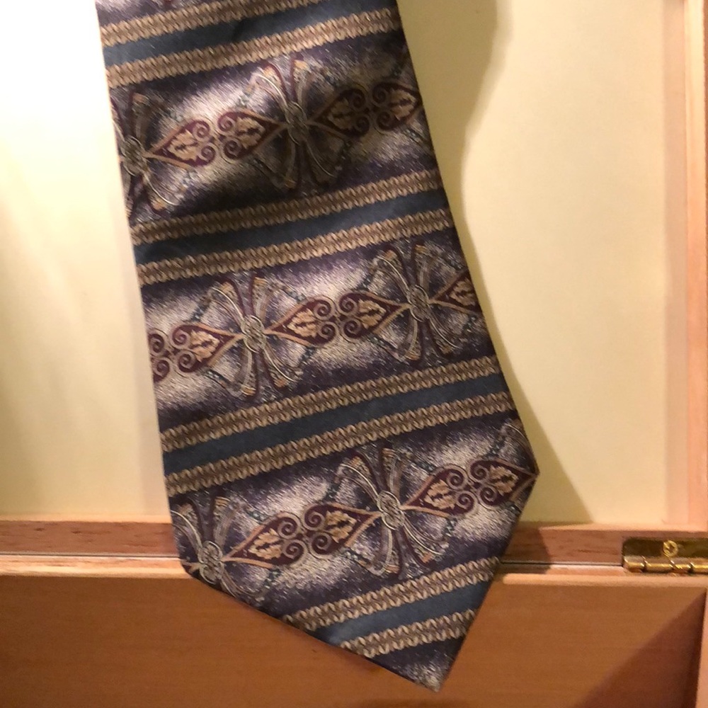 59” HALSTON Tie